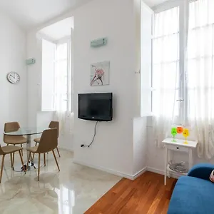 https://hc-home-claudia.in-sardinia.net