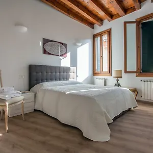 https://venice-love-suite.hotelslidodijesolo.com